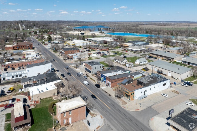 Downtown Florence is located next to the Missouri River.