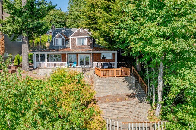 Cape Cod home along the coast of Chico near Silverdale WA.