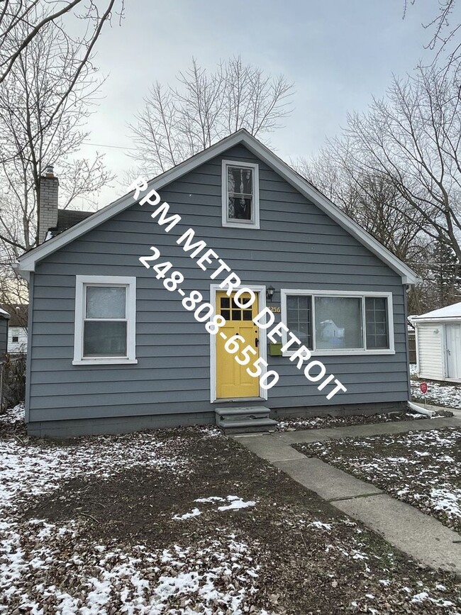7256 Prospect Ave, Warren, MI 48091