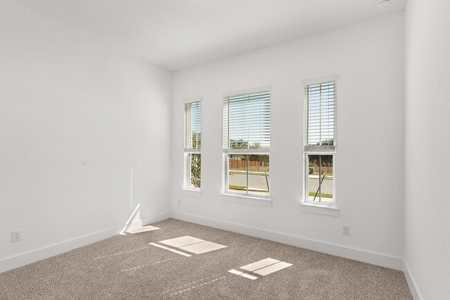 17612 Joyce Erna Ln, Pflugerville, TX 78660 - photo 2