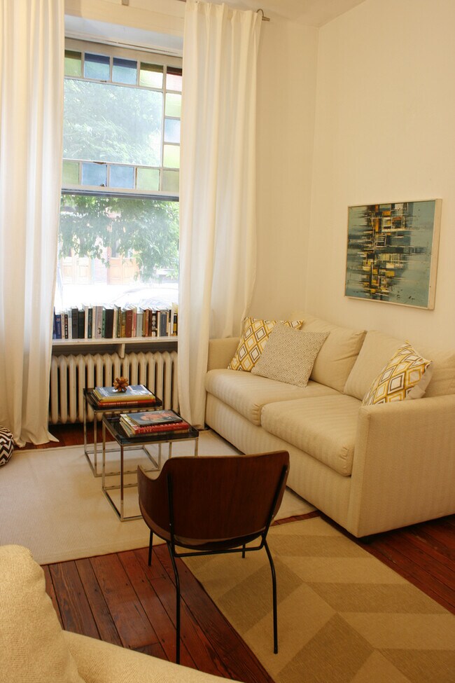 826 N Woodstock St unit 1, Philadelphia, PA 19130 - photo 3