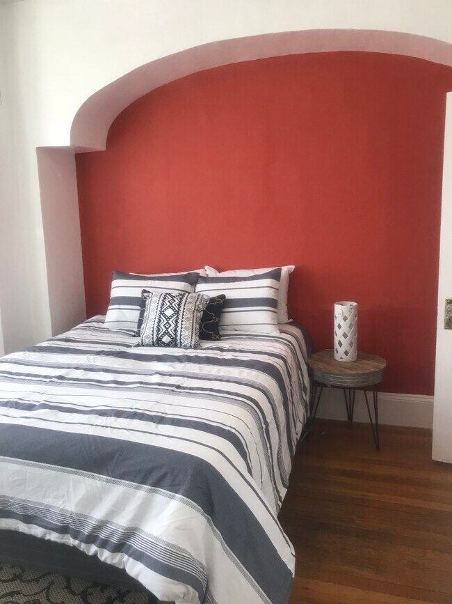 916 Beacon St unit 1, Boston, MA 02215 - photo 2