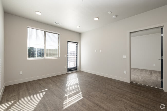 3BR, 2BA - 1,167SF - Living Room