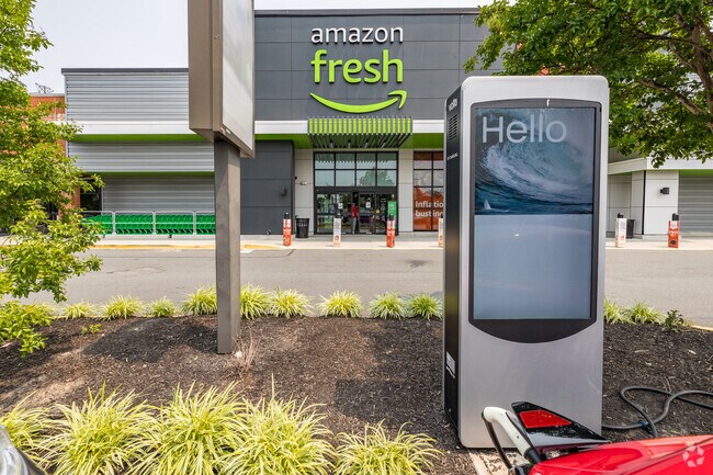 Amazon Fresh and other major retailers can be found in Franconia.