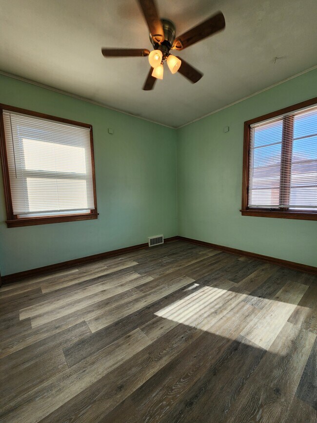 815 East Ave S, Lyons, KS 67554 - photo 4