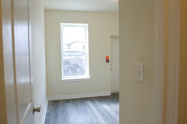 6032 Market St unit 3, Philadelphia, PA 19139 - photo 4