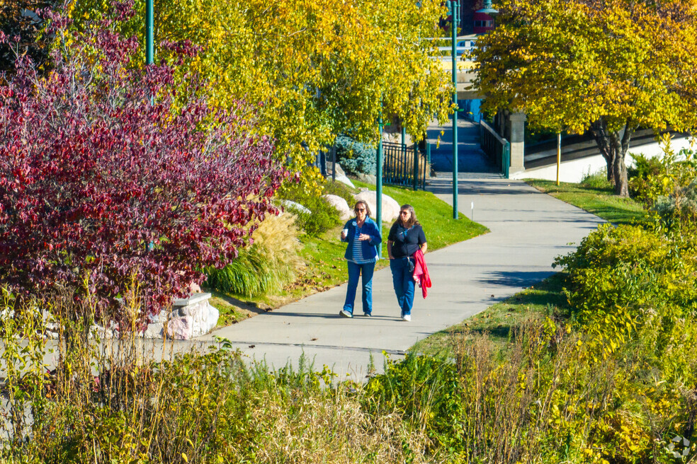 HD-NH_Woodlawn_556499_P2_V2_WA_120524