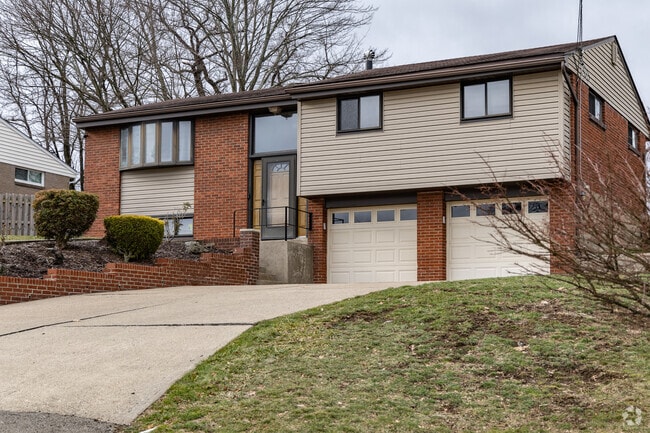 Double garages are common in the city of Glenshaw.