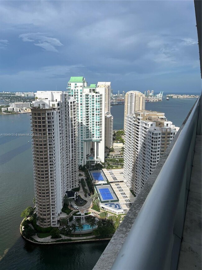 Icon Brickell Tower 2 unit 4408, Miami, FL 33131 - photo 5