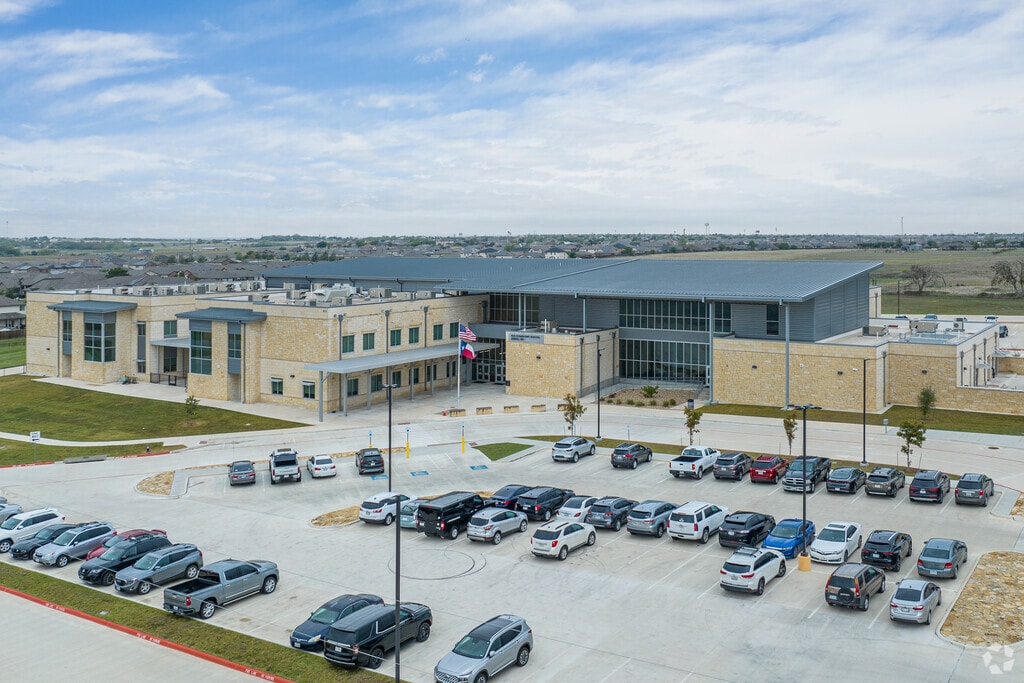 Students thrive through creativity, critical thinking, and lifelong learning at Igo elementary.