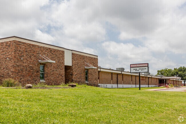 At Travis Intermediate School they implement a learning organization for success.
