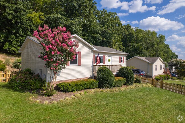 Ellett-Jennelle offers spacious properties with large lots and well-maintained lawns.