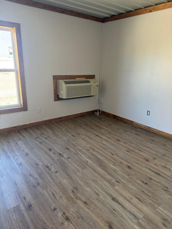 500 Plaza Dr unit 2, Seymour, MO 65746 - photo 2