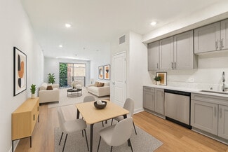 748 Irolo St, Los Angeles, CA 90005