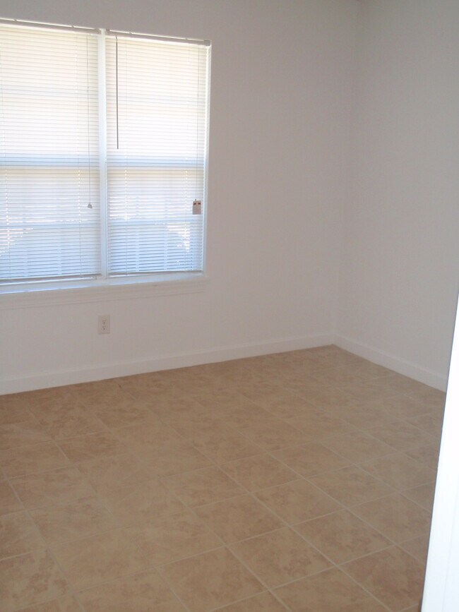 560 Snow Hill St unit A, Ayden, NC 28513 - photo 5