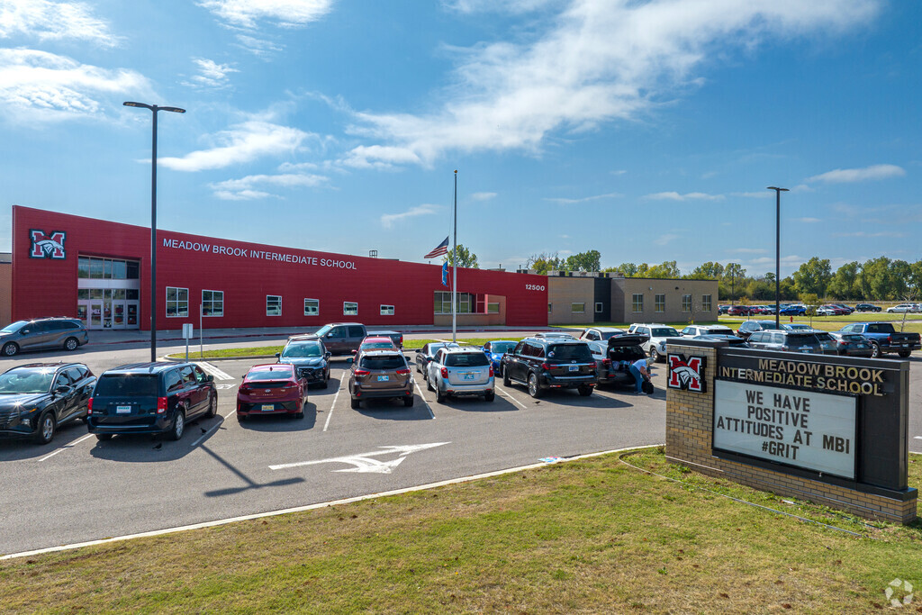 Meadow Brook Intermediate School serves students in grades 6-8.