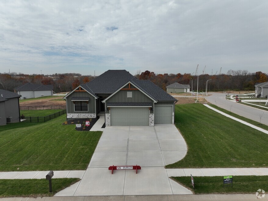 12160 N Tracy Ave, Kansas City, MO 64165 - photo 2