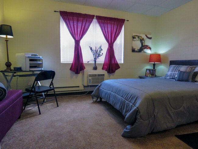 University Edge Apartments, Carbondale, IL 62901 - photo 4