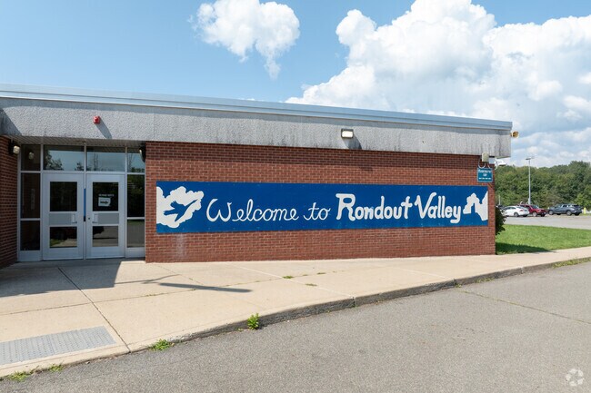 Rondout Valley Junior High prepares Stone Ridge students for high school.