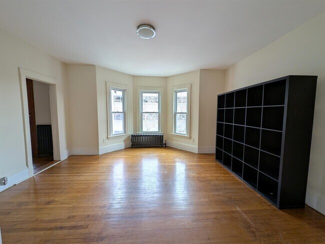 102 Sycamore St unit 2, Somerville, MA 02145 - photo 3