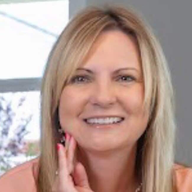 Karis Sandlin Real Estate Agent in ,