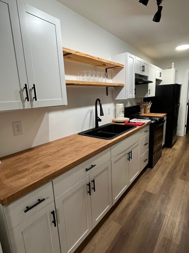 331 N Wayne St unit 6, Milledgeville, GA 31061 - photo 4