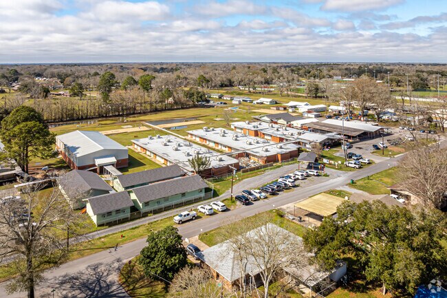 Eaton Park Elementary School is an A- rated school on Niche.