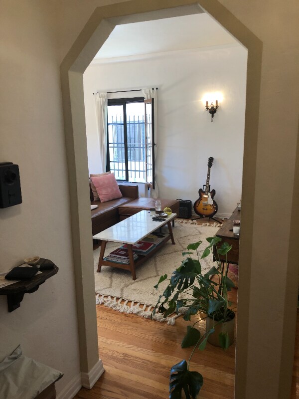 655 S Dunsmuir Ave unit 104, Los Angeles, CA 90036 - photo 3