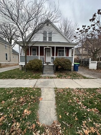 609 11th St, Bay City, MI 48708