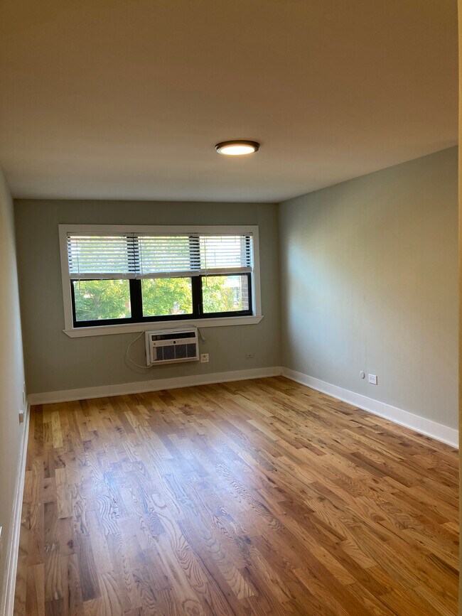 696 Elm Place unit 306, Highland Park, IL 60035 - photo 5