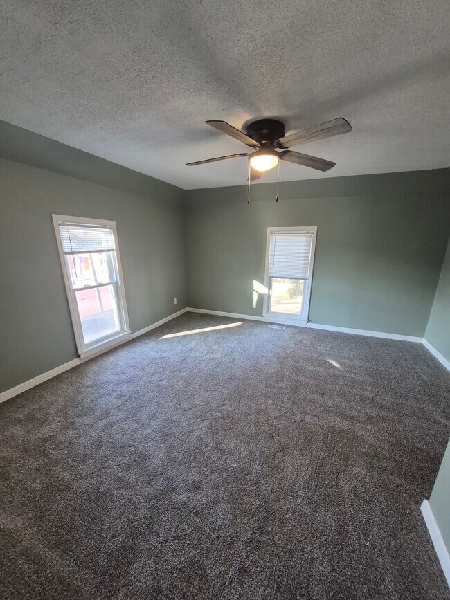 302 Maple St, Friend, NE 68359 - photo 7