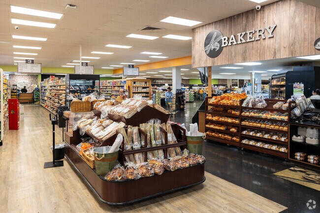 The Market at Pound Ridge is a full service market offering produce & fresh baked goods.