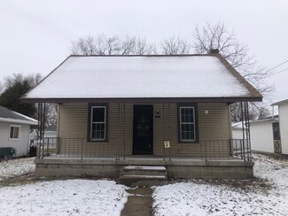 821 E Woodlawn St, Clinton, IL 61727