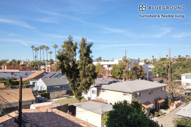 505 N Silver Lake Blvd unit FL4-ID978, Los Angeles, CA 90026 - photo 7