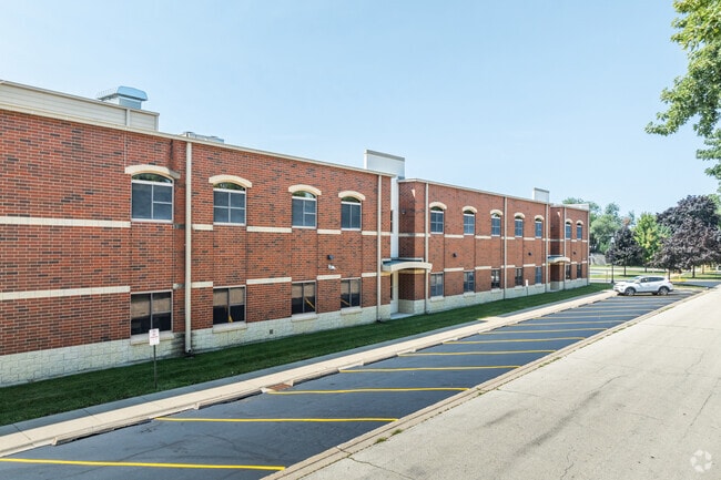 Whittier Elementary School has 353 students in grades PK, K-2.