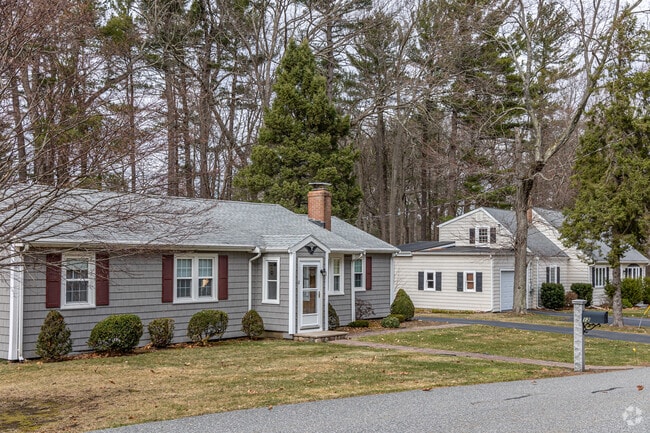 You can find a number of rambler homes in the town of Havenville with private driveways.