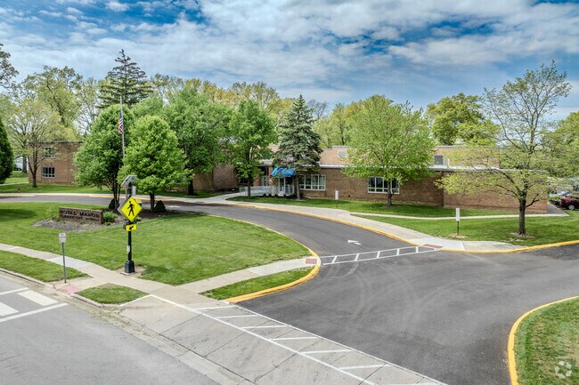 Royal Manor Elementary has an average rating school rating of a B, according to Niche.