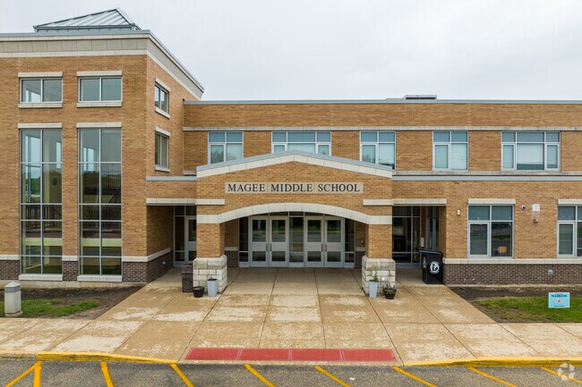 Magee Middle receives C grade from Niche. Round Lake High School earns a B-minus.