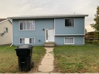 1817 28th St W, Williston, ND 58801