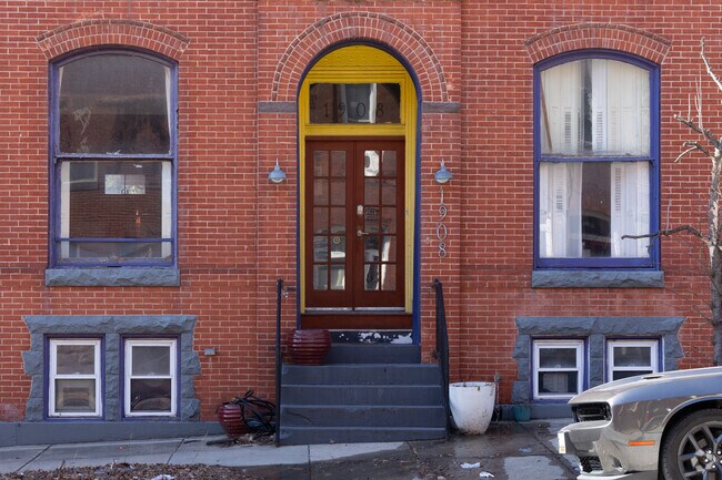 Nsoroma Academy for Holistic Thought has a student-teacher ratio of 5 to 1.