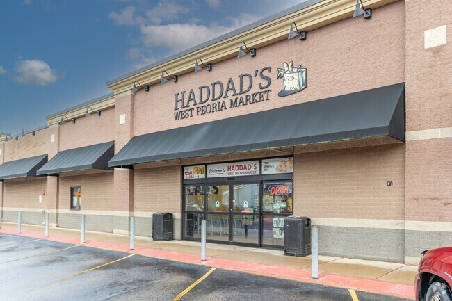 Haddad's West Peoria Market offers a wide variety of grocery options for the residents.