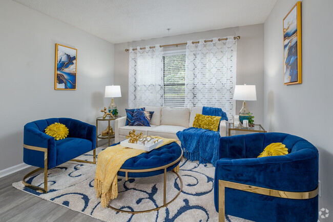 2BR, 2BA - 1,005SF - Living Room