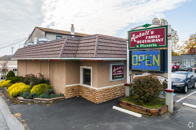 A charming entrance to Andalís in Ontelaunee, PA.