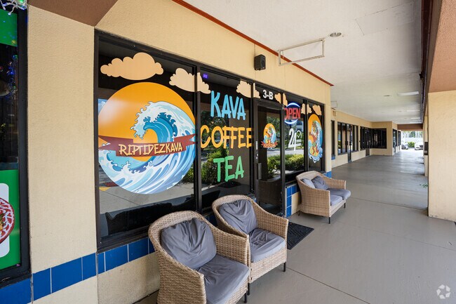 Riptidez Kava Bar offers a laid‑back lounge along Linton Boulevard.