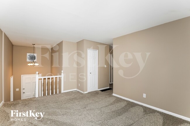 612 S Jefferson St, Brownsburg, IN 46112 - photo 2