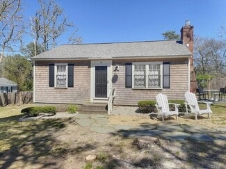 18 Manning Rd, Dennis, MA 02639