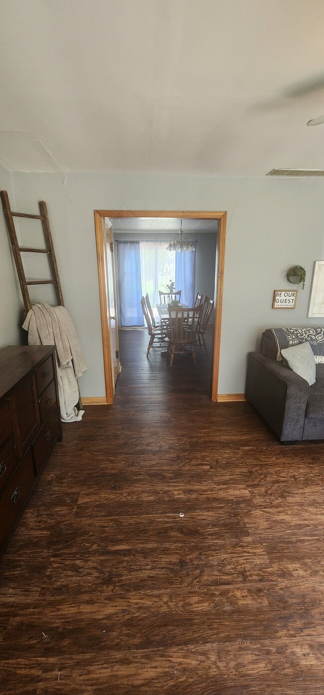 817 W Commercial St, Lyons, KS 67554 - photo 3