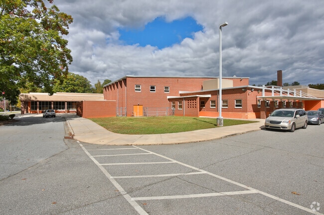 North West Middle School alt