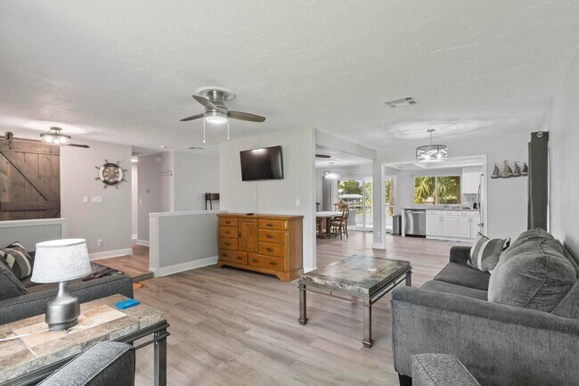 9 Campbell Ct, Palm Coast, FL 32137 - photo 4