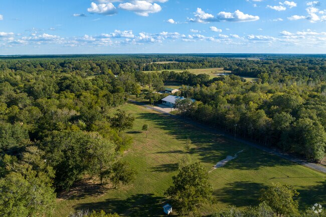 The landscape of Longstreet-Keatchie, LA makes it a lovely place to live or visit.